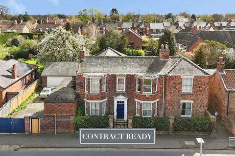 6 bedroom detached house for sale, Hallgate, Cottingham, East Riding of Yorkshire, HU16 4BG