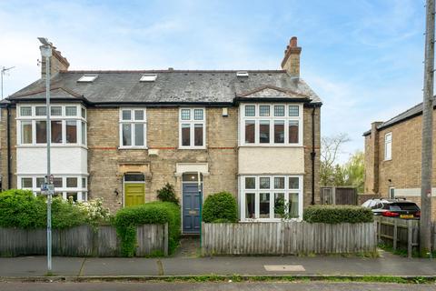 Semi-detached house - Leys Road, Cambridge, CB4