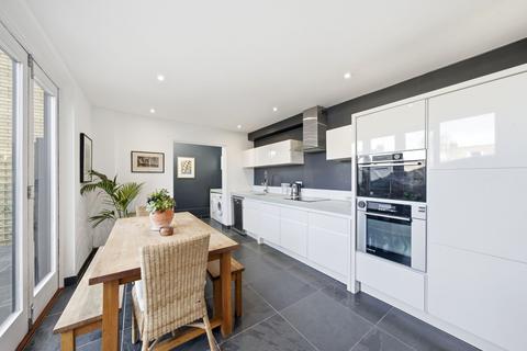 5 bedroom end of terrace house for sale, Alpha Road, Cambridge, CB4