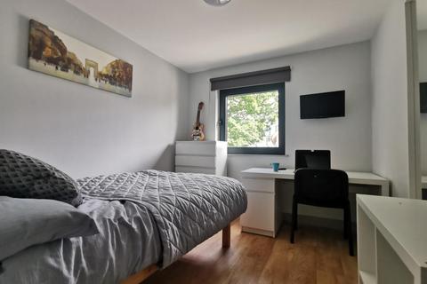 6 bedroom flat to rent, Woodland Way, Canterbury, CT2