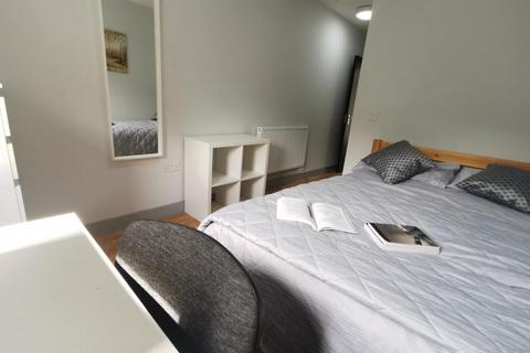 6 bedroom flat to rent, Woodland Way, Canterbury, CT2