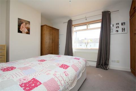 2 bedroom terraced house to rent, Kenilworth Gardens, STAINES-UPON-THAMES, TW18