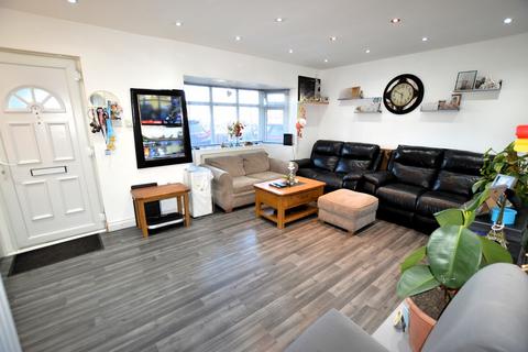 2 bedroom ground floor maisonette for sale, Romney Road, Hayes