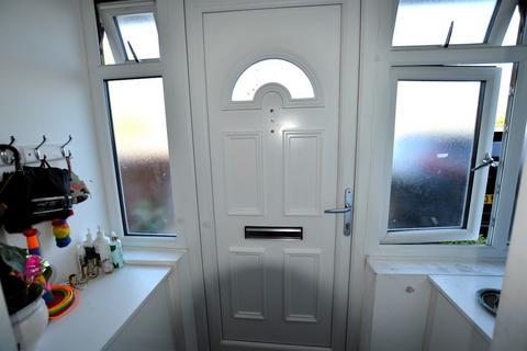 2 bedroom ground floor maisonette for sale, Romney Road, Hayes