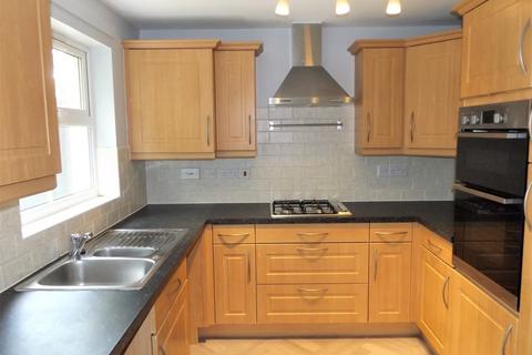 3 bedroom townhouse to rent, Railway View, Cannock WS12