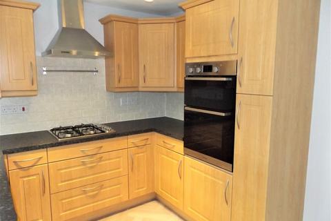 3 bedroom townhouse to rent, Railway View, Cannock WS12