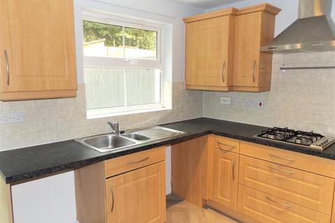 3 bedroom townhouse to rent, Railway View, Cannock WS12