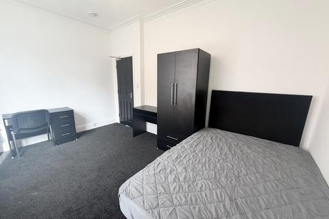 4 bedroom end of terrace house to rent, Suffolk Street, Langworthy, Salford
