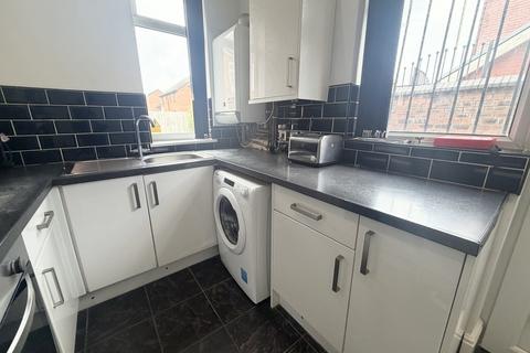 4 bedroom end of terrace house to rent, Suffolk Street, Langworthy, Salford