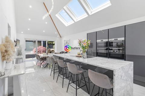 4 bedroom detached bungalow for sale, Church Street, Wales, S26