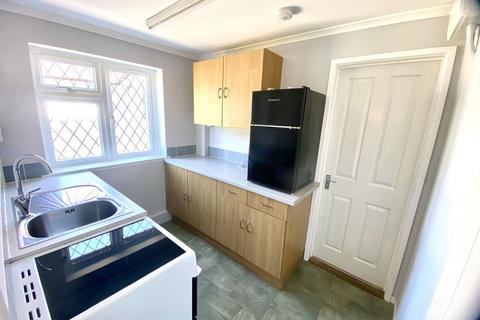 1 bedroom detached house to rent, The Drove, West End, Southampton