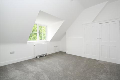 2 bedroom apartment to rent, Queens Road, Weybridge, Surrey, KT13