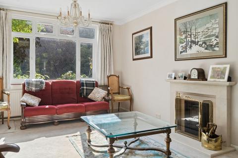 6 bedroom detached house for sale, Cherry Tree Road, Farnham Royal.