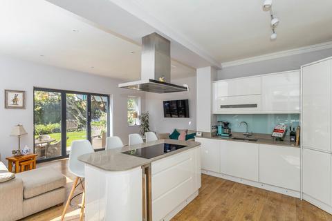 5 bedroom detached house for sale, 24 Green Lane, Trimmingham, Halifax HX2 7JJ