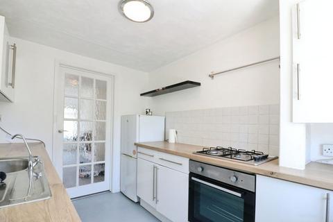 2 bedroom apartment for sale, Newton Close, Slough