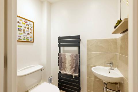 4 bedroom semi-detached house for sale, St. Pauls Mews, Dorking, RH4