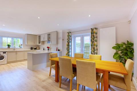 4 bedroom semi-detached house for sale, St. Pauls Mews, Dorking, RH4