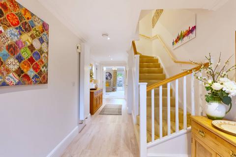 4 bedroom semi-detached house for sale, St. Pauls Mews, Dorking, RH4