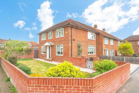 4 bedroom end of terrace house for sale, Farnham Lane, Farnham Royal SL2