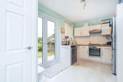 4 bedroom end of terrace house for sale, Farnham Lane, Farnham Royal SL2