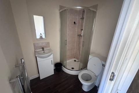 2 bedroom apartment to rent, Broad Lane, Huddersfield