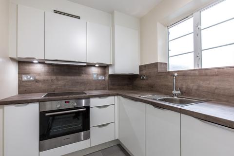 2 bedroom ground floor flat to rent, at London, Delta Court Coles Green Road NW2