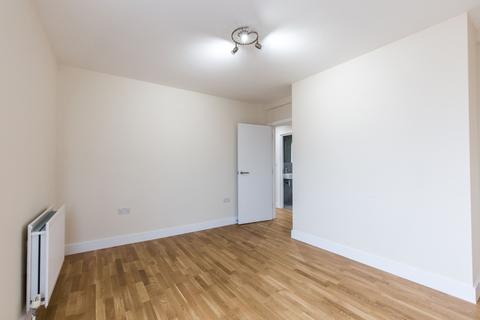 2 bedroom ground floor flat to rent, at London, Delta Court Coles Green Road NW2