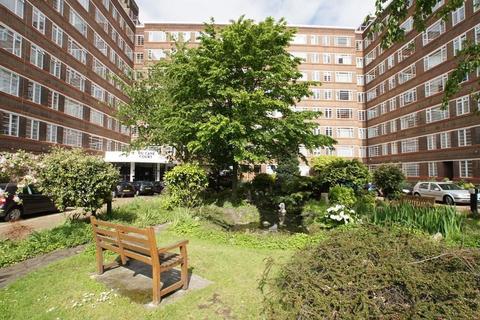 1 bedroom apartment for sale, Du Cane Court, Balham High Road, London