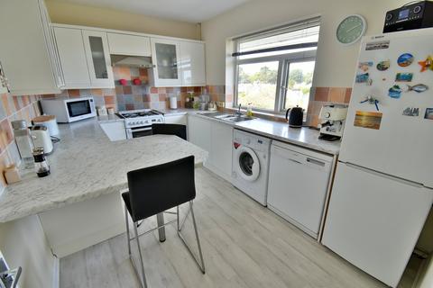 2 bedroom flat for sale, Fairways, Ferndown, BH22