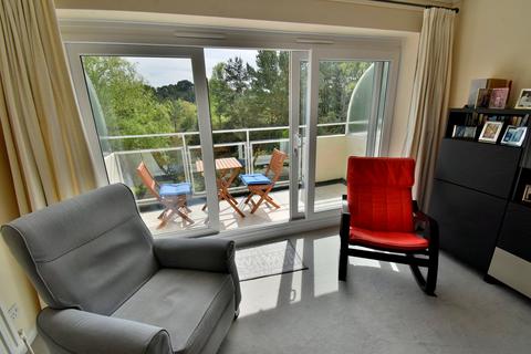 2 bedroom flat for sale, Fairways, Ferndown, BH22