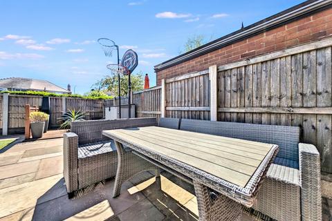 4 bedroom villa for sale, Ranglit Avenue, Preston PR2