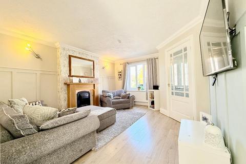 4 bedroom detached house for sale, Lorimer Close, Bushmead, Luton, Bedfordshire, LU2 7RL