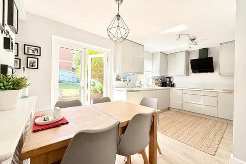 4 bedroom detached house for sale, Lorimer Close, Bushmead, Luton, Bedfordshire, LU2 7RL