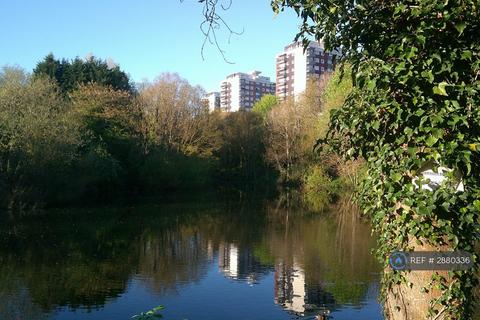 1 bedroom flat to rent, Lakeside Rise, Manchester, M9
