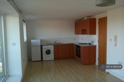 1 bedroom flat to rent, Lakeside Rise, Manchester, M9