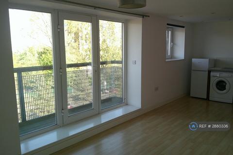 1 bedroom flat to rent, Lakeside Rise, Manchester, M9