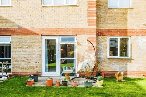 1 bedroom ground floor flat for sale, 27 Freshbrook Road, Lancing, BN15