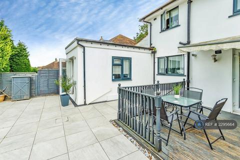 1 bedroom detached house to rent, Copse View, South Croydon, CR2