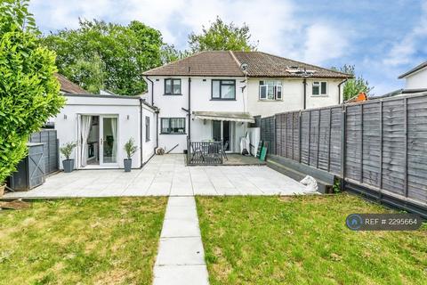 1 bedroom detached house to rent, Copse View, South Croydon, CR2