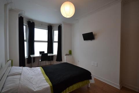 4 bedroom house to rent, Wilford Crescent, Nottingham NG2