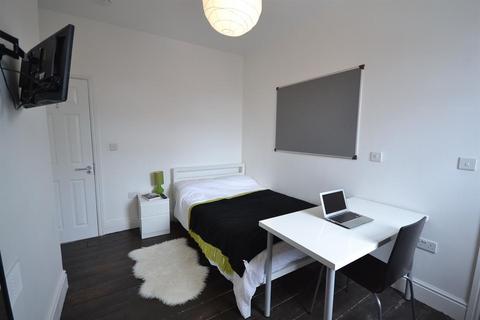 4 bedroom house to rent, Wilford Crescent, Nottingham NG2