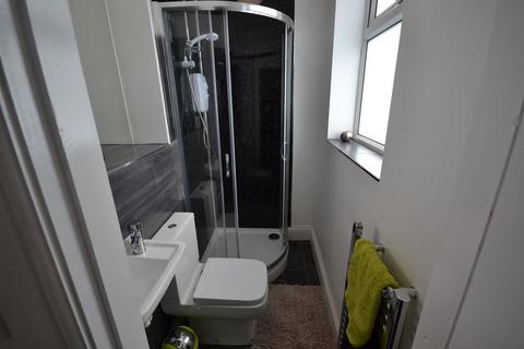 4 bedroom house to rent, Wilford Crescent, Nottingham NG2