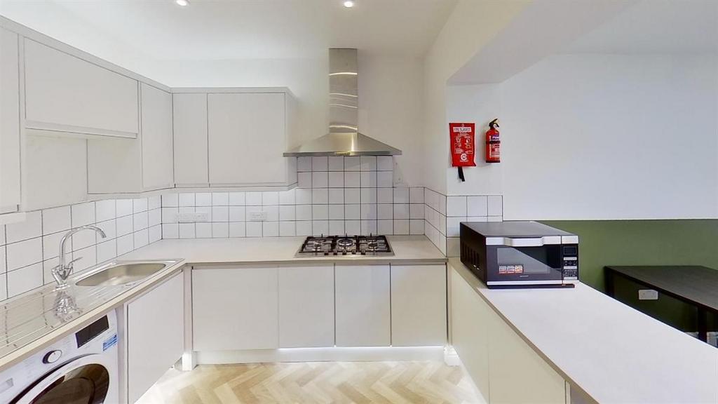 Pelham Crescent, Nottingham NG9 - View 2