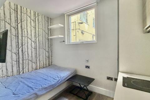 undefined, Gunnersbury Lane