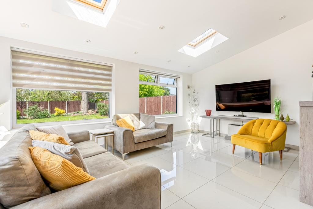 House in WIGSTON - View 3