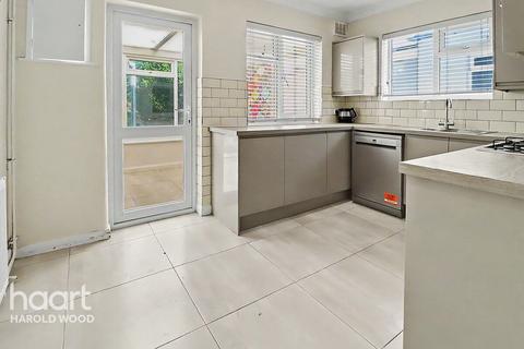 3 bedroom semi-detached bungalow for sale, Beltinge Road, Harold Wood