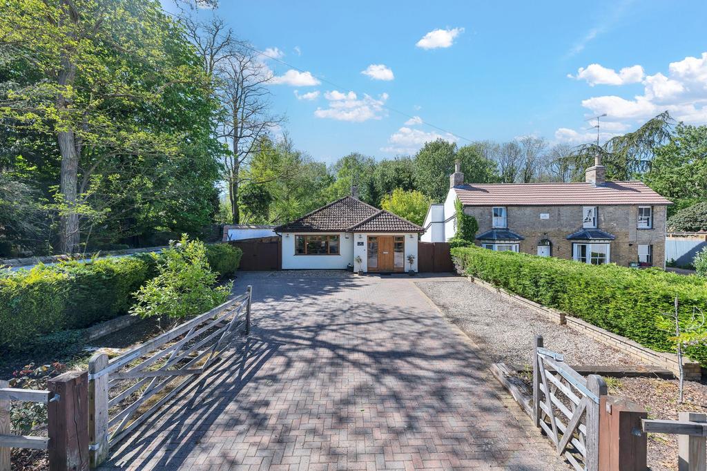 4 bedroom detached bungalow for sale