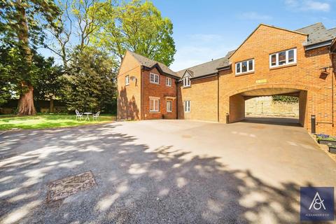 2 bedroom apartment for sale, High Street, Northamptonshire NN13