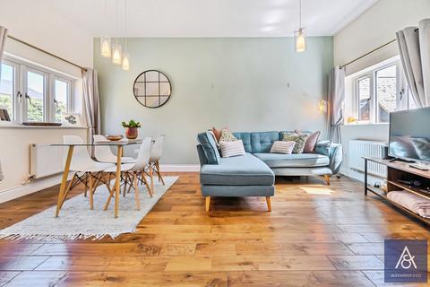 2 bedroom apartment for sale, High Street, Northamptonshire NN13