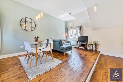 2 bedroom apartment for sale, High Street, Northamptonshire NN13